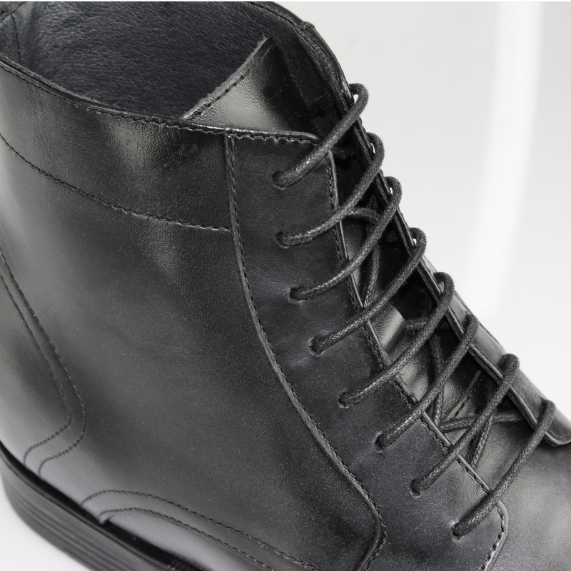 zign hiking boots in black